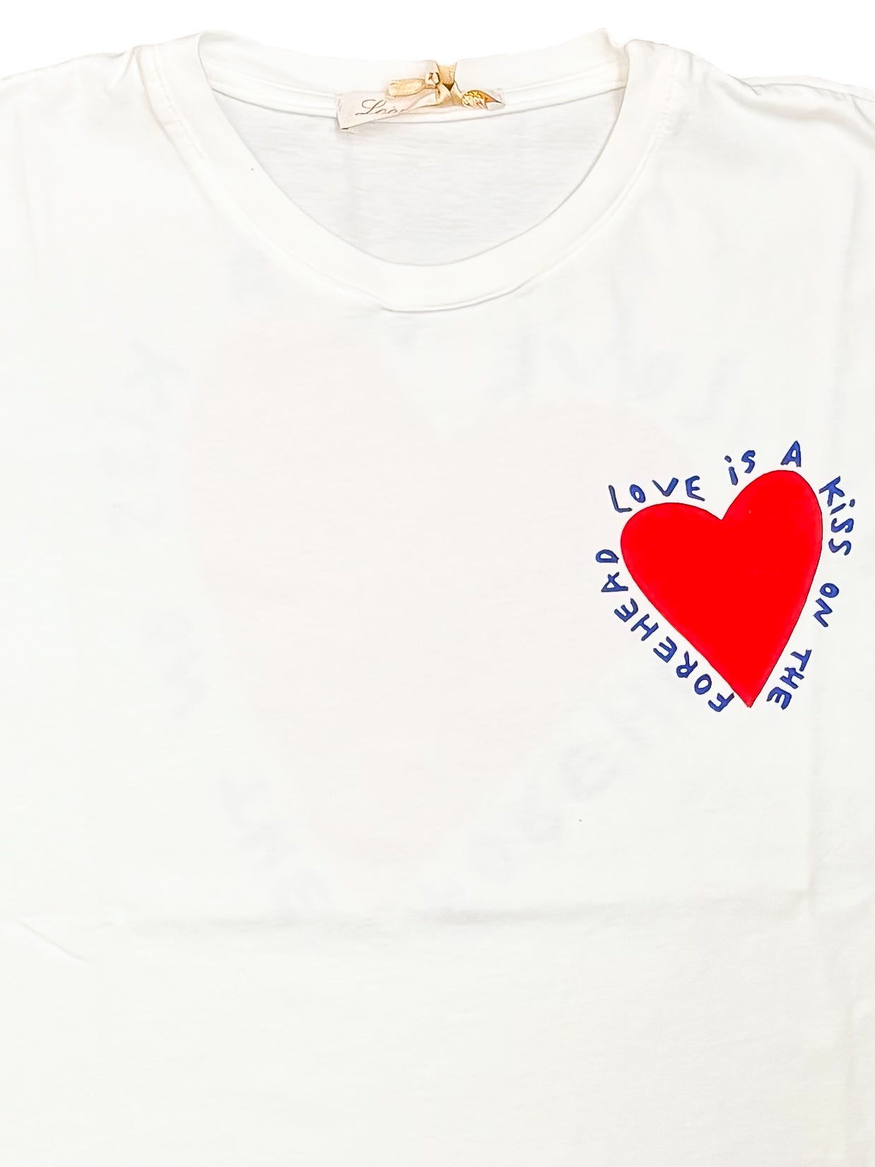 T shirt Love is