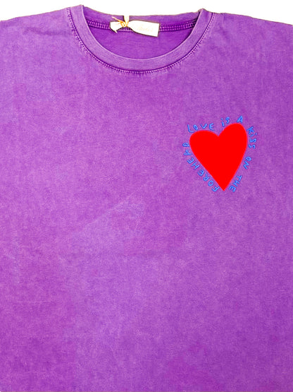 T shirt Love is