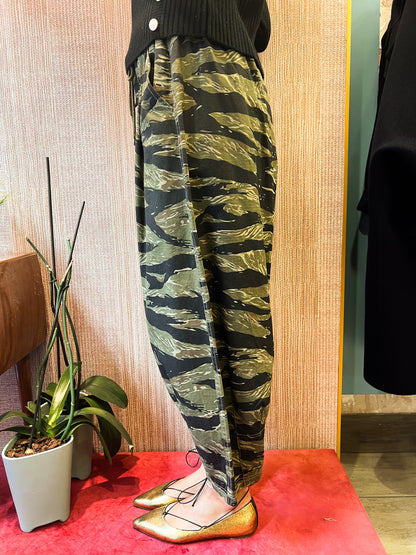 Pant military